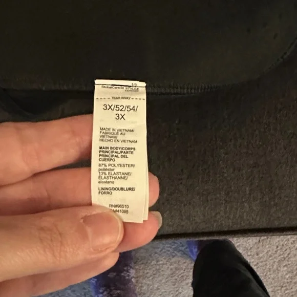 Under Armour Women's Monochrome Sports Bra - Picture 2 of 3